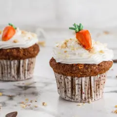 Dietetyczne muffinki marchewkowo-bananowe - przepis na fit smakołyk