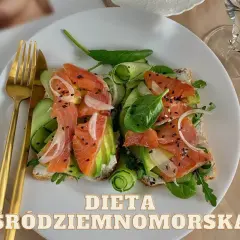 Smaczne przepisy diety śródziemnomorskiej: 15 prostych pomysłów na obiad