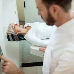 Jakie badania i przygotowania są konieczne przed rezonansem magnetycznym? Sprawdź, co musisz wiedzieć!