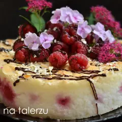 Przepis na ciasto z mąki ryżowej z malinami - bezglutenowy raj