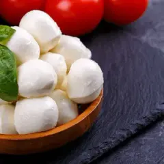 Czy mozzarella jest zdrowa dla Ciebie - Fakty i mity o wartościach odżywczych