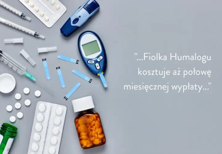 Medyczne akcesoria, glukometr, strzykawki, pigułki i cytat o tym, ile kosztuje badanie na cukrzycę.