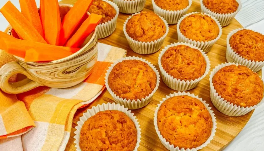Pyszne muffinki marchewkowe bez cukru: Przepis na zdrowe słodkości