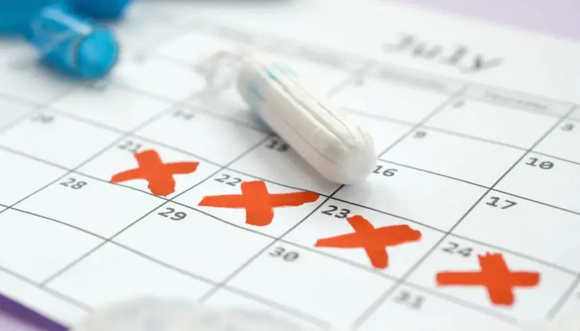 Przyczyny opóźnionego okresu: Co może oznaczać brak menstruacji?